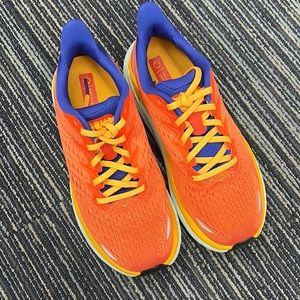 Women’s Hoka Clifton 8